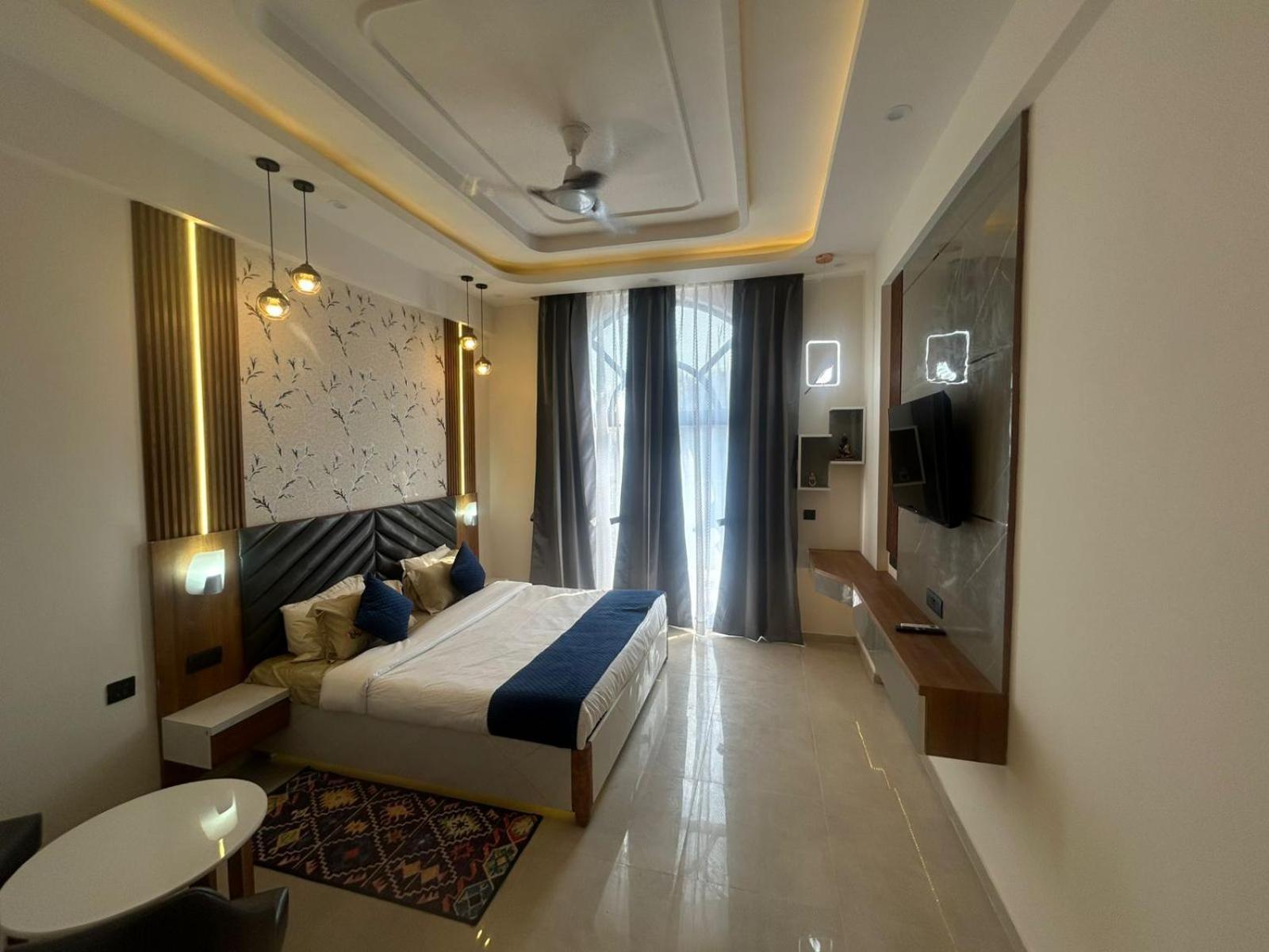 Cloud9 Stays Lucknow Buitenkant foto